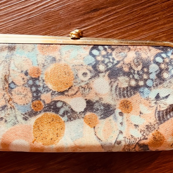 Like new wallet - Picture 1 of 4